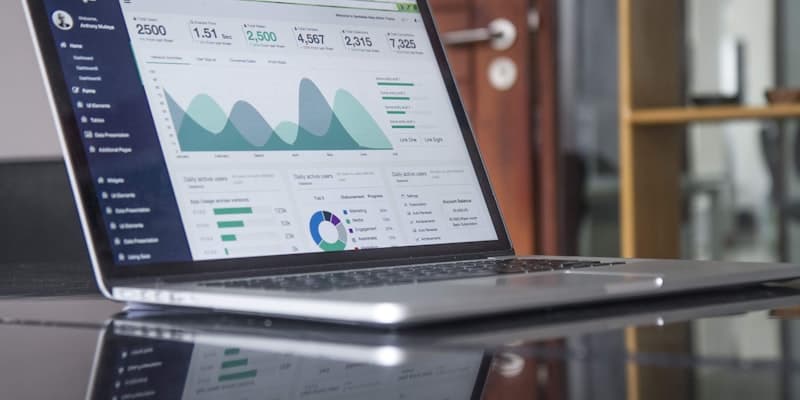 Tesouro Direto vs CDB 2025: Comparativo Completo para Baixa Renda